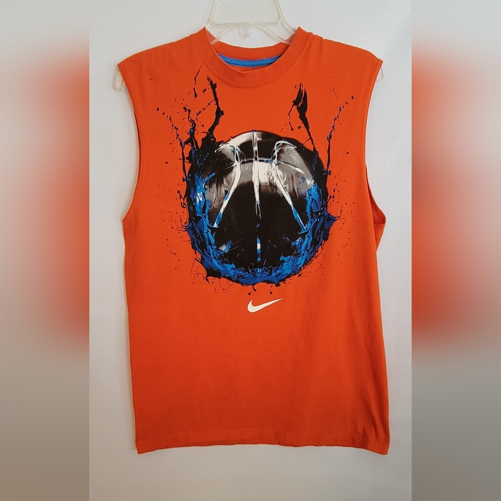 Nike Basketball Tee Size Large